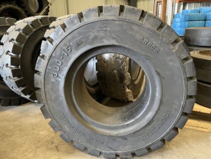 solid forklift tyre